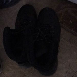 attention wide feet people!Need steel toed shoes for work?